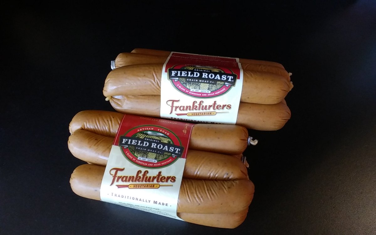 _VeganRepublic's tweet photo. Love these @FieldRoast  #vegan frankfurters so we can have our hotdogs and our piggy friends, too!  At Animal Place's Vegan Republic! https://t.co/c2jNG7YwlC