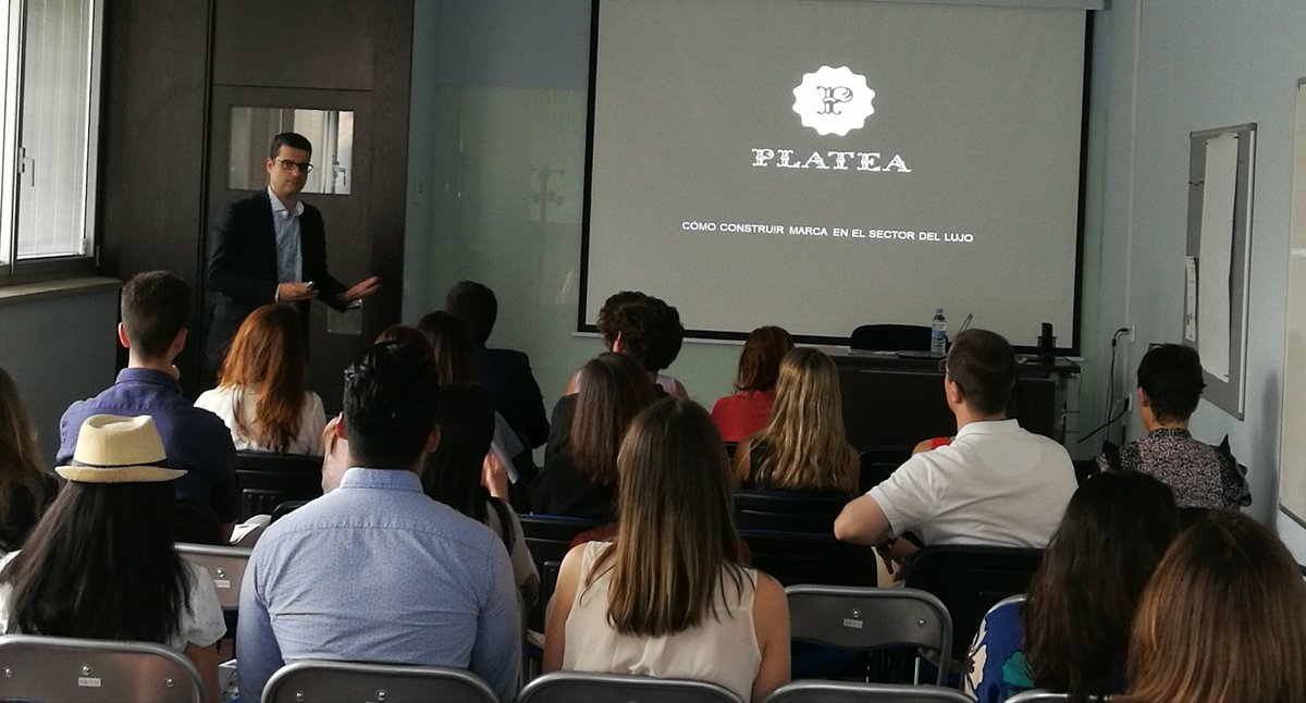 MSMK_'s tweet photo. El director general de @PlateaMAD , @GohuarHurtado , presenta su proyecto en restauración premium #ModernThinkingMSMK https://t.co/HhXGqj7lQ3
