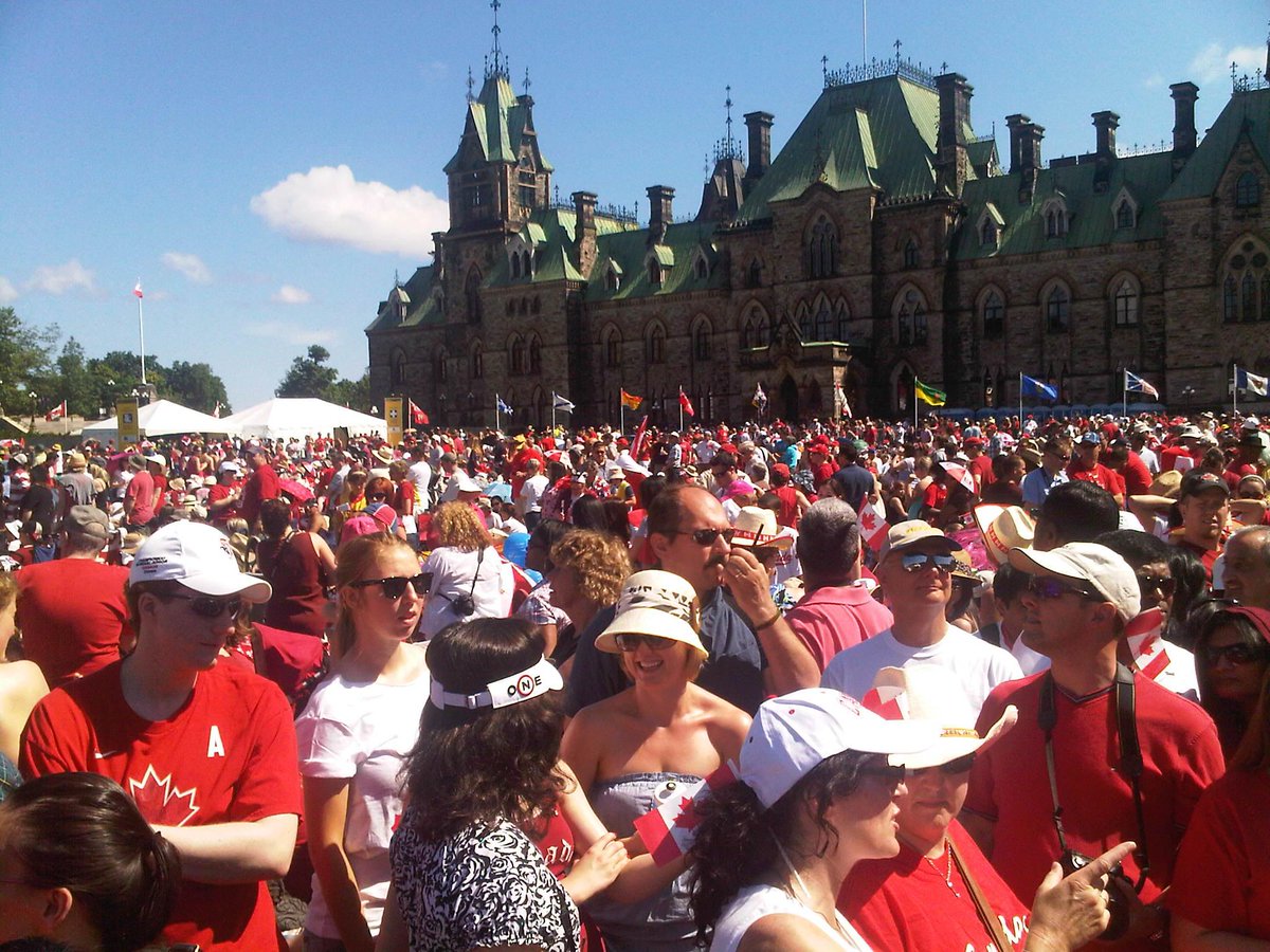 On the @MeehanCarolAnne show now details on downtown Canada day security with the @OttawaPolice https://t.co/9HFBFYqM3W
