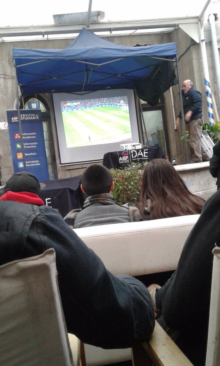 Franckoandrez's tweet photo. Viendo el partido #VamosChileCtm #ConfederacionesXMega @Mega https://t.co/qvy7pH4WXN