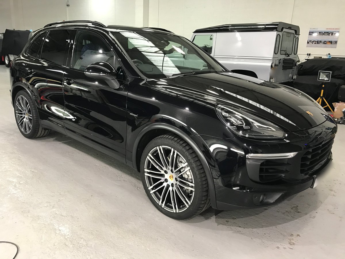 carstorageGB's tweet photo. #Porsche #Cayenne looking marvellous after #carpro #cquartzfinest correction #detailing. #carstorage #cartransport #cardetailing #carcare https://t.co/H1tfjG7CbR