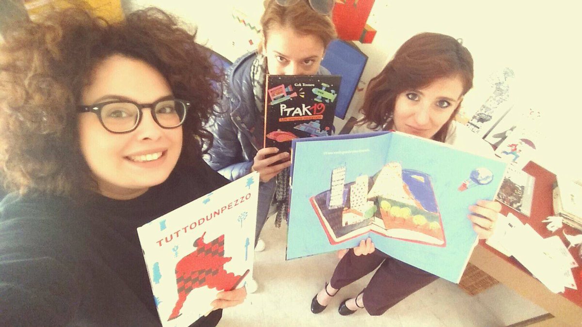 Le ragazze di Leda organizzano gli atelier d'arte <a href="/MustLecce/">Must Lecce</a> e gli albi illustrati della Libroteca danno sempre lo spunto giusto! #WomenMW