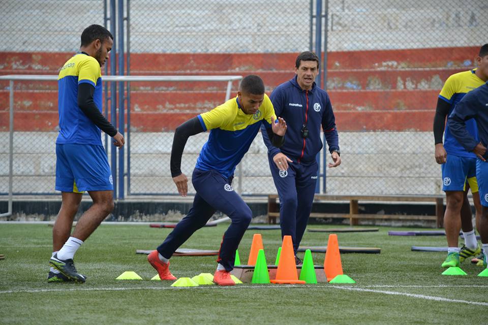 CCDMunicipal's tweet photo. #TorneoApertura
#Fecha6
#CDMvsAAS
Plantel edil trabajó esta mañana en Villa El Salvador.
▶️ https://t.co/G323AcI18g
#EchaMuni https://t.co/g5cjFBVWZJ
