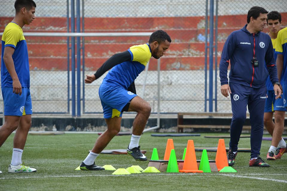 CCDMunicipal's tweet photo. #TorneoApertura
#Fecha6
#CDMvsAAS
Plantel edil trabajó esta mañana en Villa El Salvador.
▶️ https://t.co/G323AcI18g
#EchaMuni https://t.co/g5cjFBVWZJ