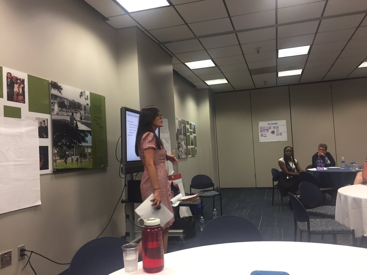 eapelis41's tweet photo. Courageously conversing with the beach's best. Thanks @AnaCingel #MonarchLead #ODU #futureschoolleader https://t.co/zgjPung0i1