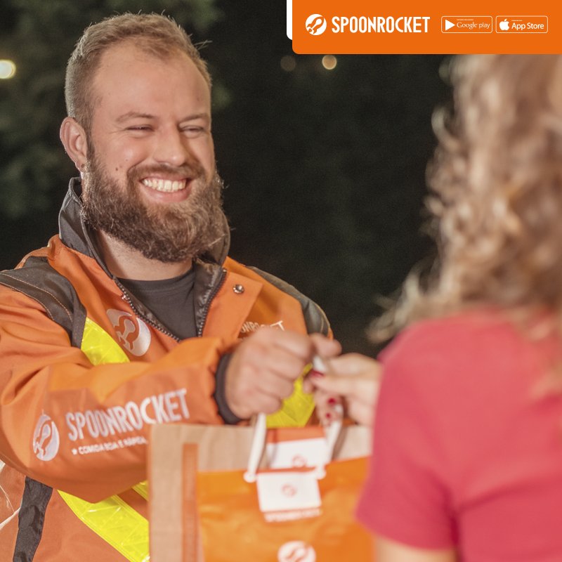 spoonrocket's tweet image. Cerca de 35 minutos depois… "Dim Dom"! A felicidade bate na sua porta.

SpoonRocket. Comida boa e rápida, num só app.