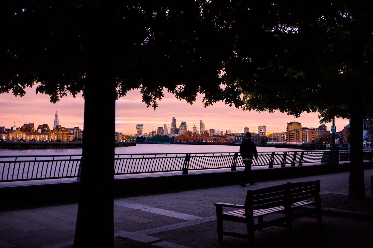 visitlondon's tweet photo. Where's your favourite place to go for an evening stroll in #London? 🌟 (📸: @tomdelpech ) https://t.co/Dj16ioEfFS