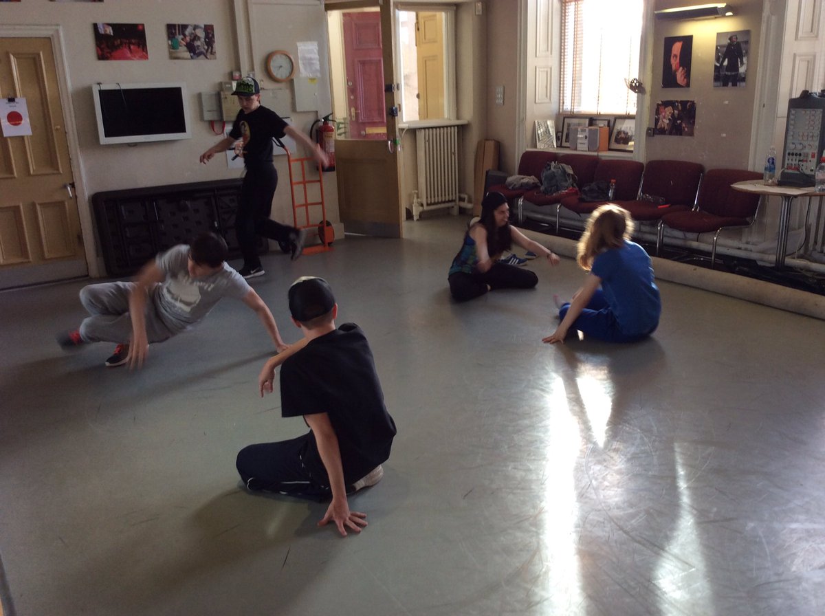 LawnmowersITC's tweet photo. Hip Hop Skool are planning and rehearsing for a show and tell at Hill Top School. #breakdance #happydays #badtastecru #r&d #gatesheadrocks!! https://t.co/tXpRwQBH2f