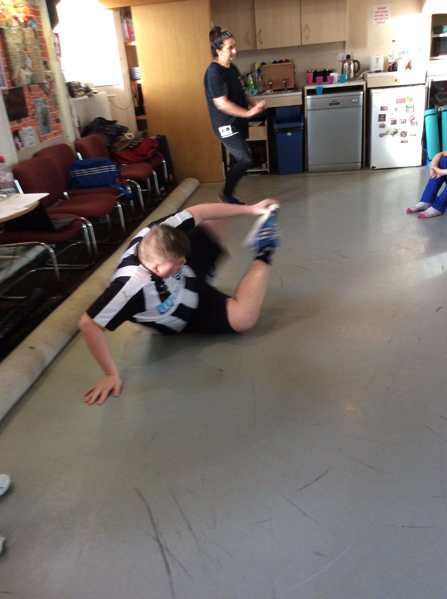 LawnmowersITC's tweet photo. Hip Hop Skool are planning and rehearsing for a show and tell at Hill Top School. #breakdance #happydays #badtastecru #r&d #gatesheadrocks!! https://t.co/tXpRwQBH2f