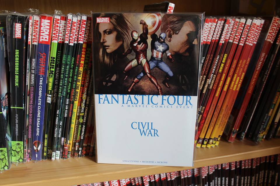 M4RVELCOM1CS's tweet photo. Comicbrería @comicbreria: #M4RVELCOM1CS #CivilWar #Comicbrería CW: Fantastic Four TPB $500 pesos Idioma… https://t.co/gOh5n5a4h8 #MARVEL https://t.co/IVVgrfUqH1