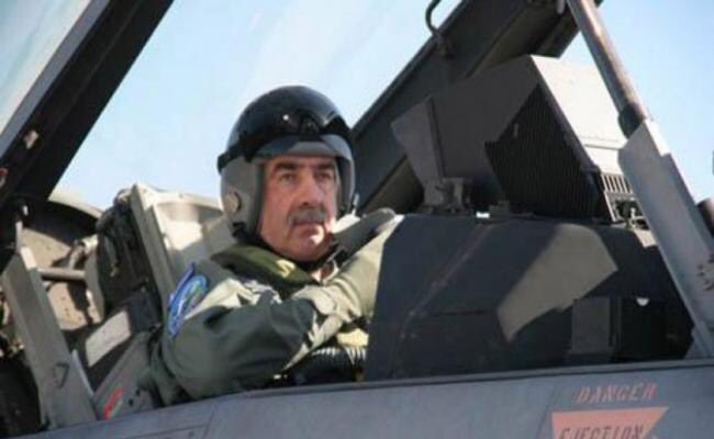 gkousoulas's tweet image. Στη φωτό ο @PanosKammenos συγκυβερνήτης σε αεροπλάνο