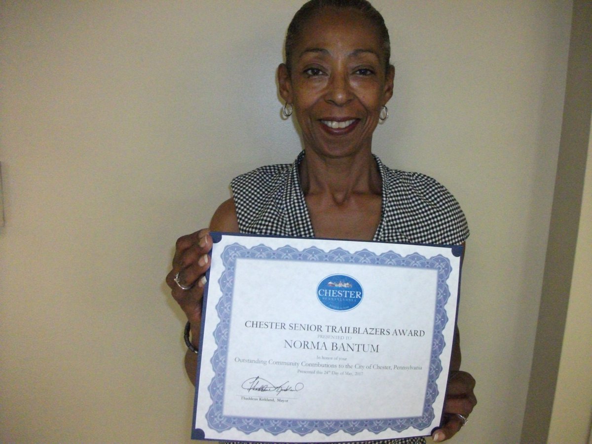 cbvichester's tweet photo. Candy, CBVI’s POB Specialist, received Chester Trail Blazer Award for 40 years of service to individuals with vision loss in Delaware County https://t.co/gKuVHCleT1