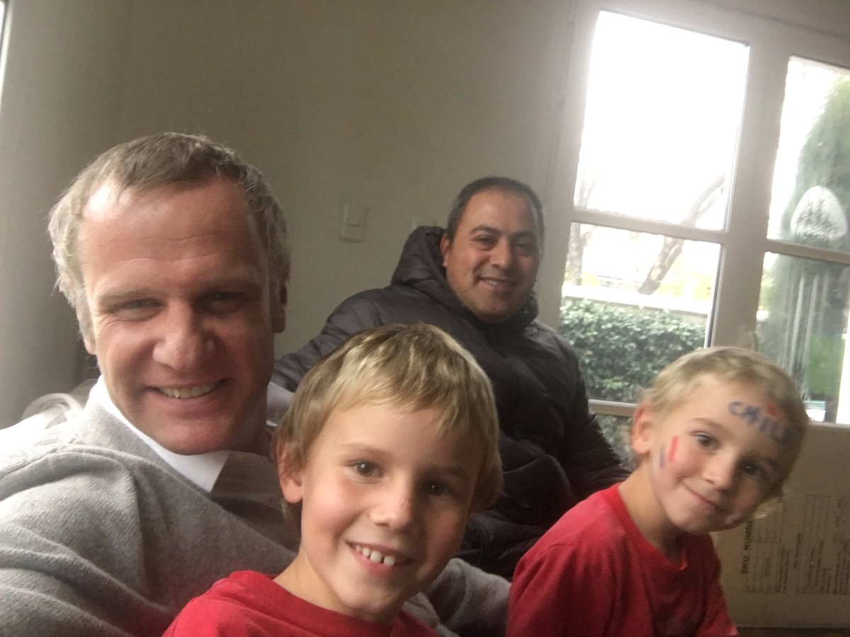 felipekast's tweet photo. Descanso en la campaña para ver a nuestro Chile 🇨🇱 https://t.co/EphvVjrtC6
