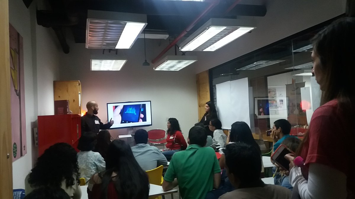 empoderarse's tweet photo. Speed-Dating con especialistas #storytelling #redessociales #InternetofThings #realidadaumentada 
#TechCampVzla2017 #TechCampCcs2017 https://t.co/S5YNcv1FSZ