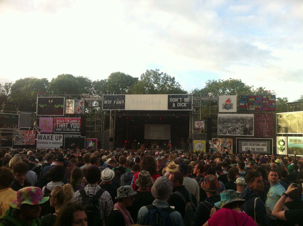 UKVOMIT's tweet photo. NAPALM DEATH.
@NapalmDef
GLASTONBURY.
@GlastoFest
#WTFFAM
#DONTBEADICK https://t.co/CZhwdEsZAQ