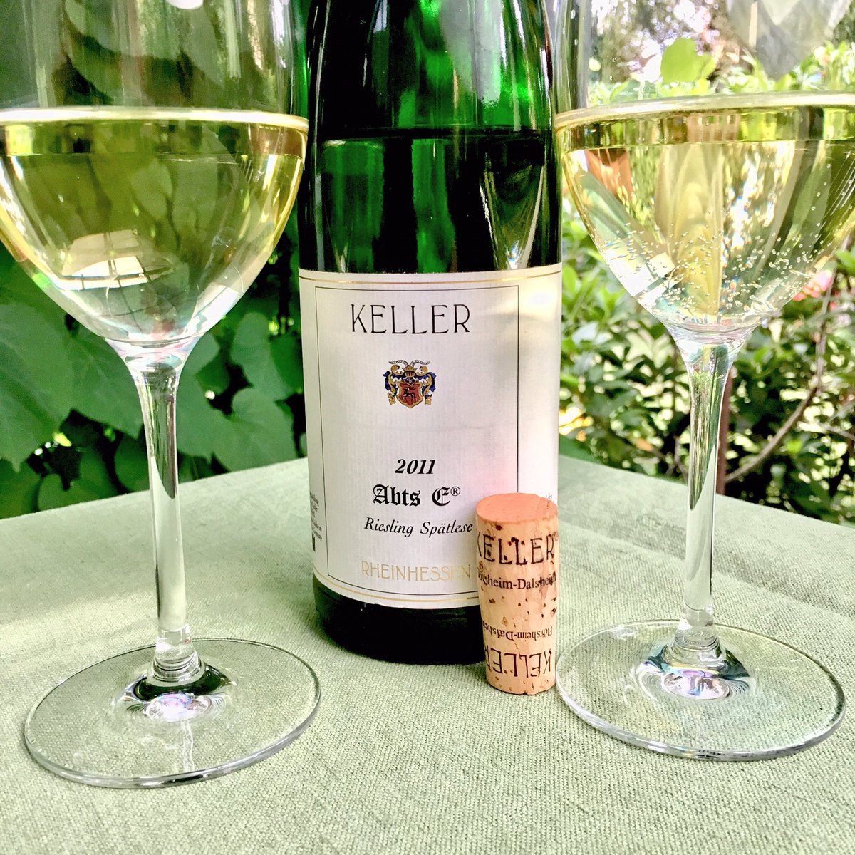 Rieslingheroes's tweet photo. A wonderful #evening in the #green is joined by a great #versteigerungswein from #kellerdalsheim 🌟👍🚀... #abtse #abtserde #auslese #2011 😋 https://t.co/QCQtK2fC23