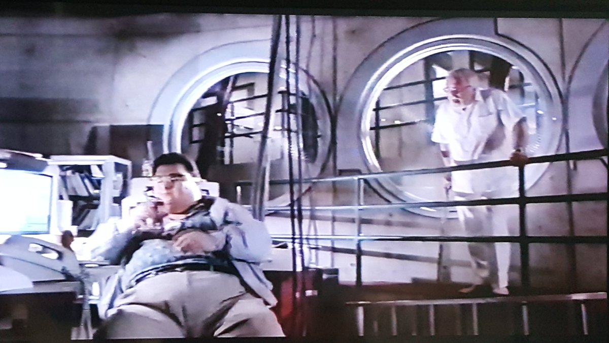 JurassicCollect's tweet image. Love the industrial threadbare look of this set, with those heavy duty circular window mounts #RickCarter #JurassicPark #FallenKingdom #VHS