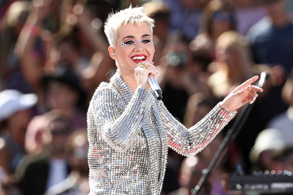 Forbes's tweet photo. Katy Perry is now the only artist to have three songs certified diamond https://t.co/evNca6Dj9T https://t.co/2xdm0YhsE9
