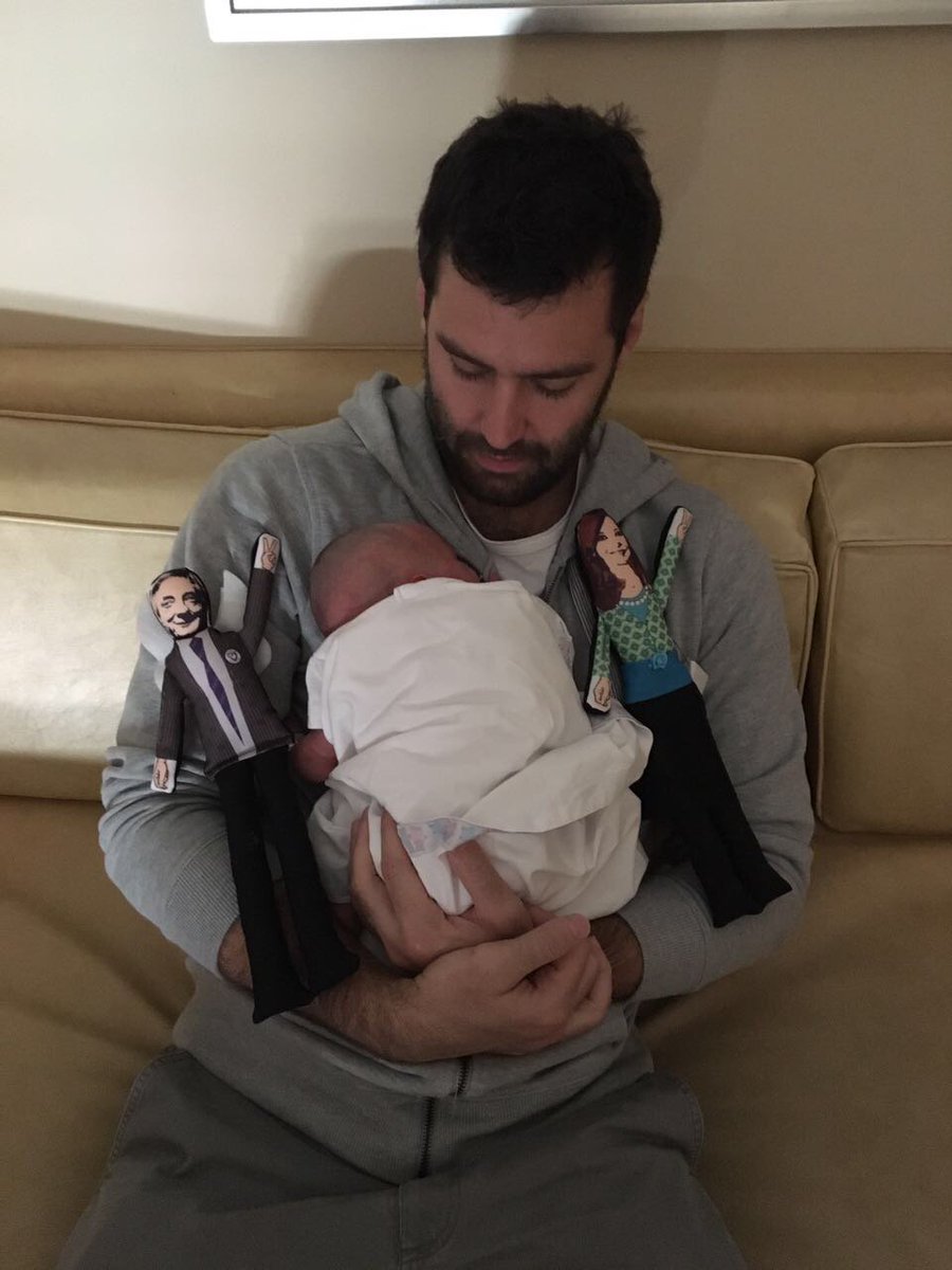 Mira <a href="/CFKArgentina/">Cristina Kirchner</a> q angelito de lujo cuida a Sofi! Avanti morocha! ✌🏼✌🏼✌🏼🇦🇷🇦🇷🇦🇷 👶🏼👶🏼 <a href="/paquirripena/">francisco pena</a> <a href="/lcabanil/">Leandro Cabanillas</a> <a href="/CasaRosadaAR/">Casa Robada Ar</a> <a href="/AnitaMontanaro/">Anita Montanaro</a>