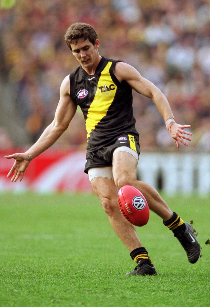 Tigers_of_Old's tweet photo. #LeonCameron
Class. 
Fantastic recruit who was an elite kick of the football when streaming off HB. 
84 RFC games. #FridayFlashback #gotiges https://t.co/QS1A45eRsY