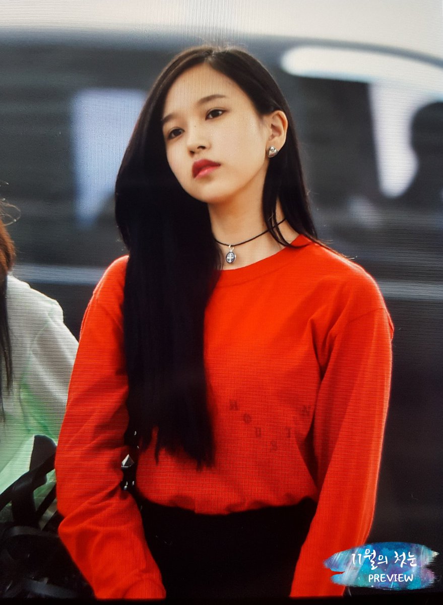 mina970324s's tweet photo. 170623 ICN
레드&amp;긴묘이....💕😂😂
#트와이스 #TWICE #미나 #MINA 
@JYPETWICE https://t.co/JGhrk7ZG6R