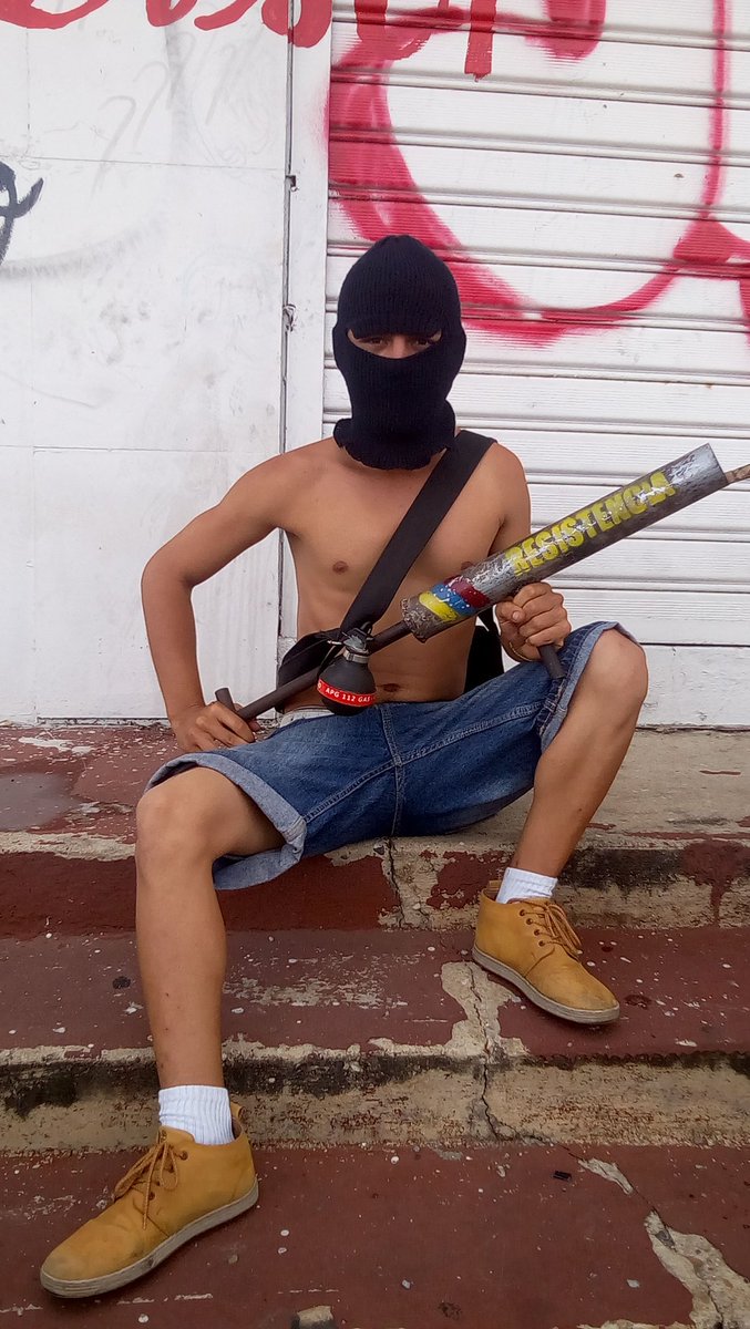 GChuky666's tweet photo. Venezuela te amo en alta https://t.co/oEOfSHys9r