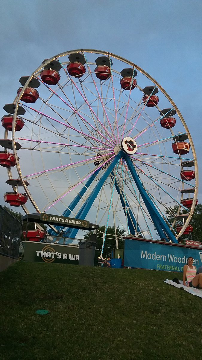 thegoodbaddad's tweet photo. A ballgame broke out in the middle of a carnival @QCRiverBandits @VisitQuadCities #MiLBRoundTripper https://t.co/VCeU2r0bsA