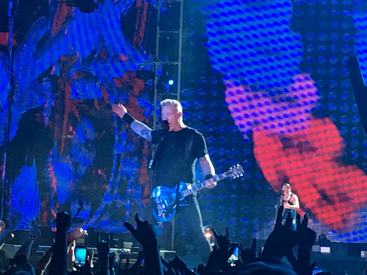 ZuperbeasT's tweet photo. #MetInChicago https://t.co/M0EYSeEKsG