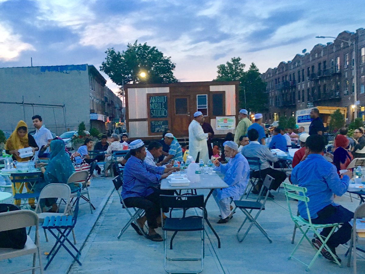 artbuiltnyc's tweet photo. Beautiful sunset over tonight's #community #Iftar dinner at Avenue C Plaza! @artanddemocracy @FourthArtsBlock @SpaceworksNYC @NYCCouncil https://t.co/jHztENIK2T