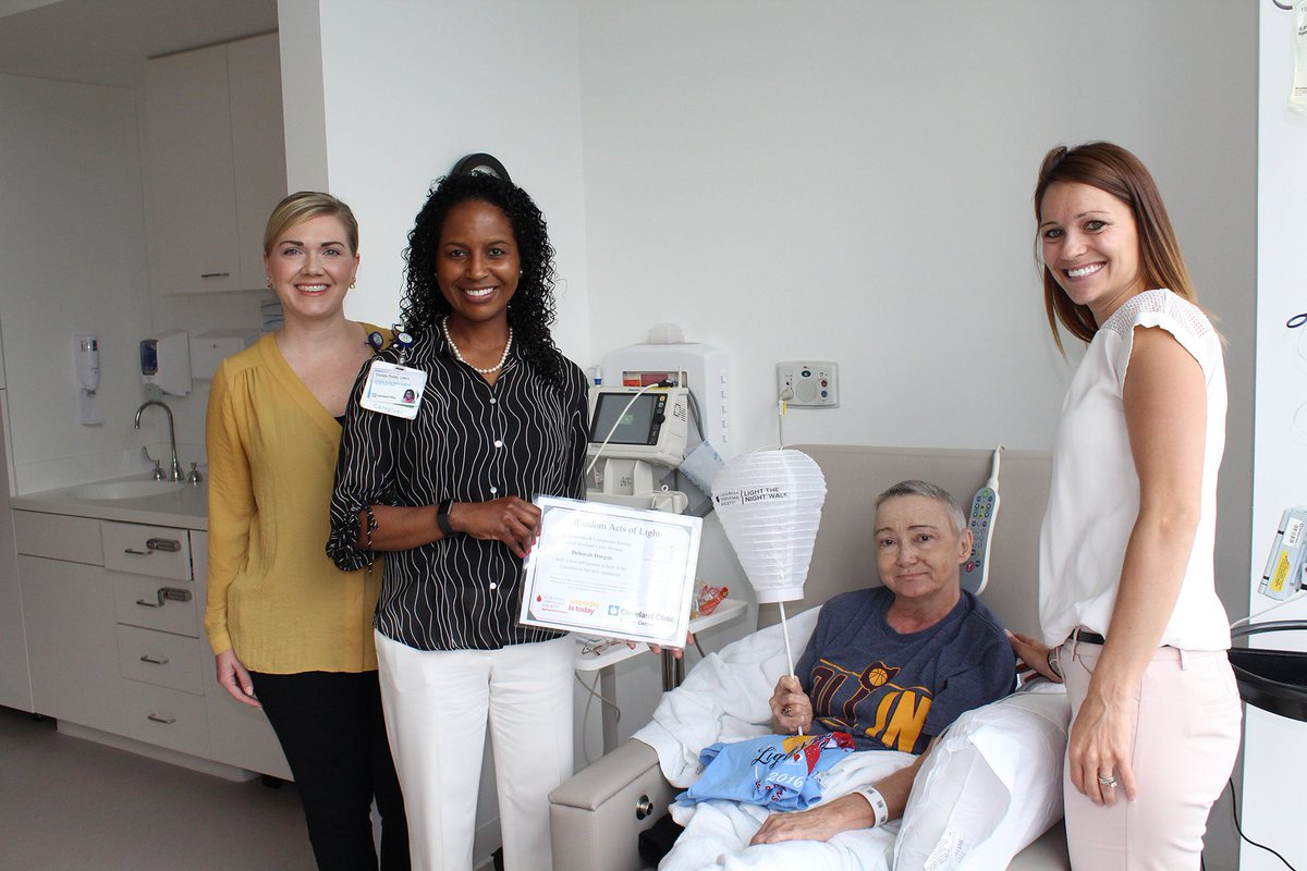 ClevelandClinic's tweet photo. We surprised Deborah, one of our cancer patients, with news she'll get a refrigerator for her apartment! #RandomActsofLight #CleClinicCancer https://t.co/yjSTtKKlSH
