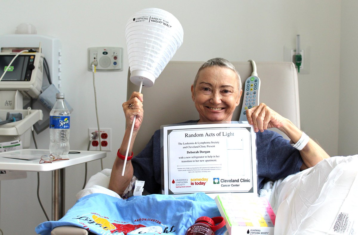 ClevelandClinic's tweet photo. We surprised Deborah, one of our cancer patients, with news she'll get a refrigerator for her apartment! #RandomActsofLight #CleClinicCancer https://t.co/yjSTtKKlSH