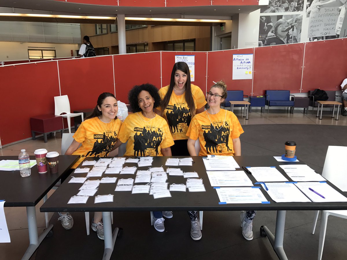 oocparental's tweet photo. We ❤️our #volunteers ! #LMDA17 #dramaturgy #Berkeley https://t.co/8R5IEm8SSw