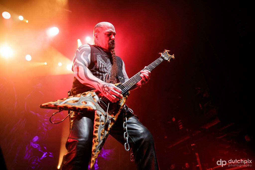 NMTHYPE's tweet photo. Review: Raining Sweat bij @Slayer @013 https://t.co/H3rdjNcHAz @theCharmtheFury heeft schijt en krijgt circlepit 📸 @dutchpix_com #slayer https://t.co/DD6dwqMisl