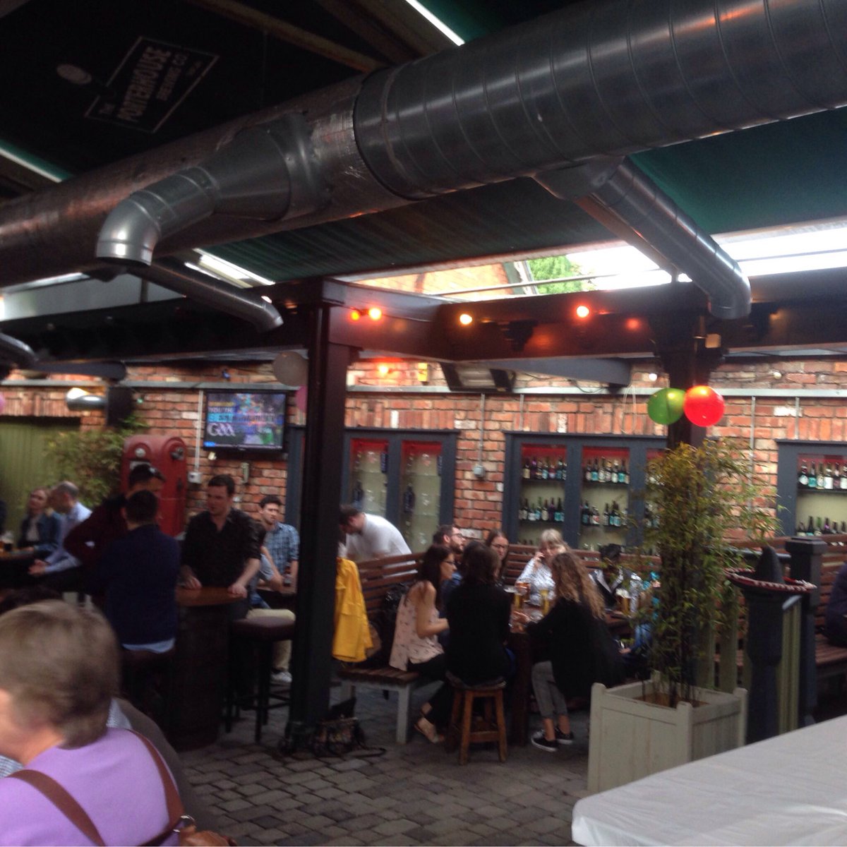 ChemRC_DCU's tweet photo. Colloquium BBQ is a success! Hope everyone is enjoying themselves and the effects of the ethanol! @ChemRC_DCU @WhitworthDublin #thewhitworth https://t.co/WMib8PEOsN