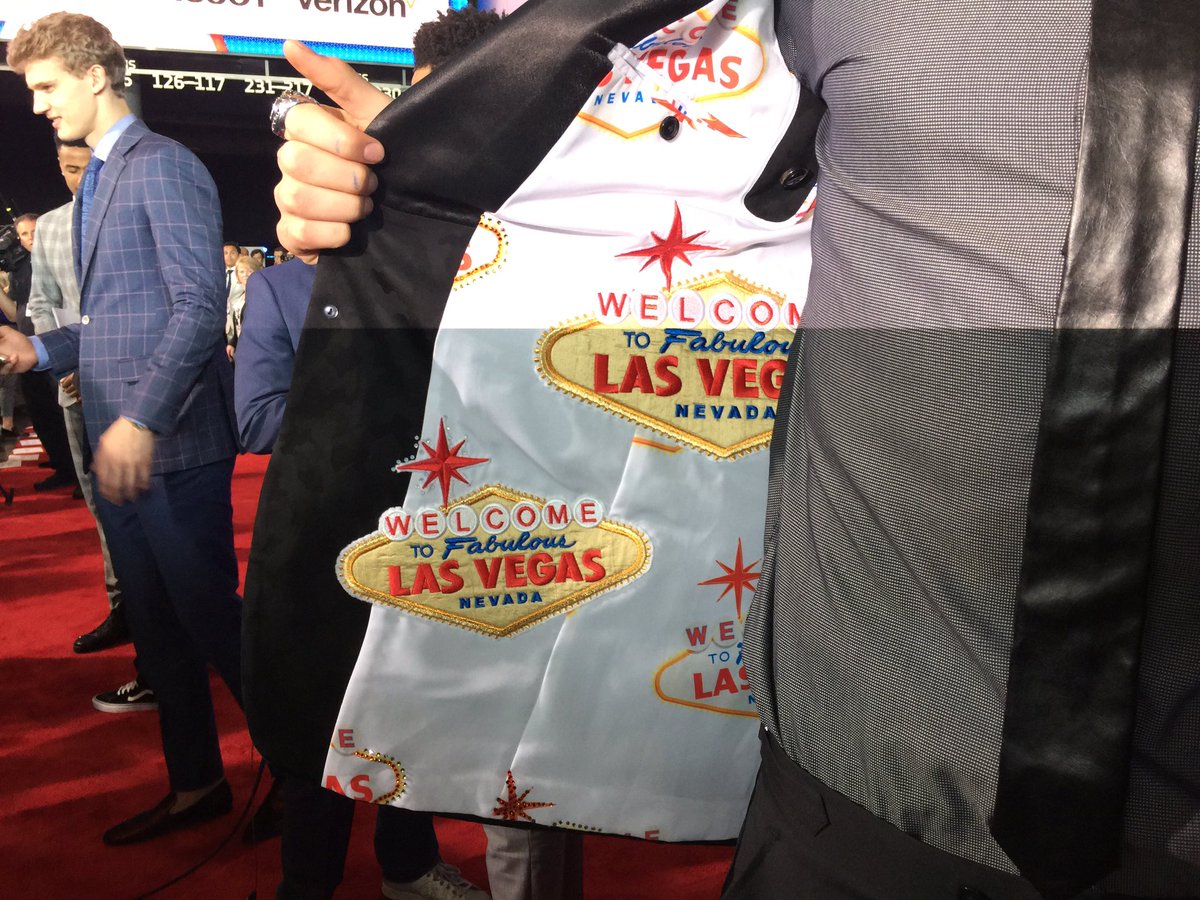 darrenrovell's tweet photo. Gonzaga's Zach Collins making sure his hometown of Las Vegas is part of his outfit tonight. https://t.co/oKP8hsNG4v