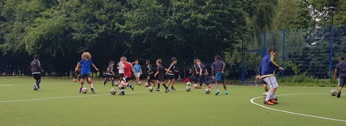 BallersAcademy_'s tweet photo. #ballersfamily Great to watch some of the new #ballers showing what they can do! #Eager2Learn @SE16Hour @WISE16 https://t.co/96UKaWQU08