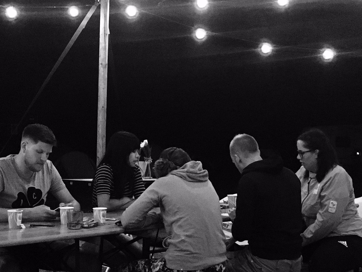 En een succesvolle, warme en mooie sportdag sluit je natuurlijk af met een potje dobbelen 🎲op de #DutchCompanyVillage #ecsg2017