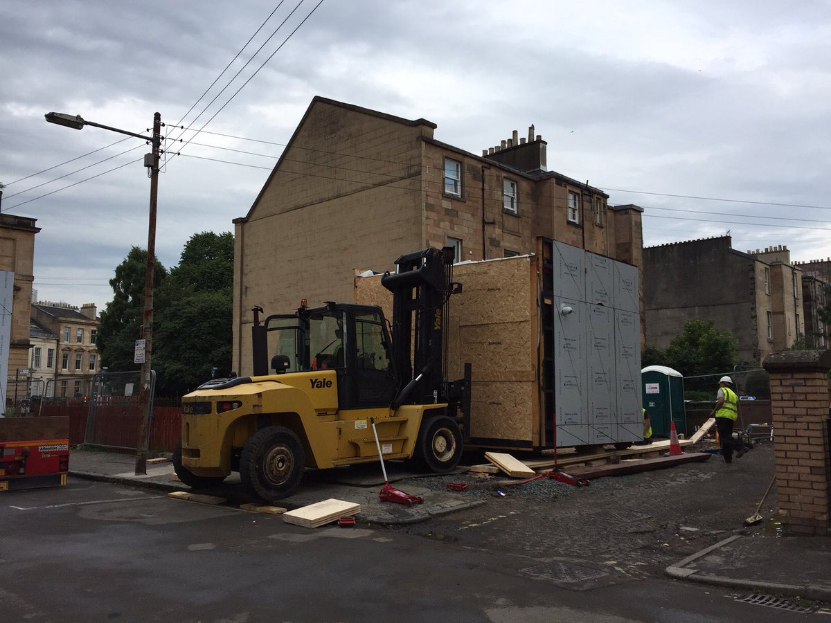 CarbonDynamic's tweet photo. An exciting day in Glasgow yesterday installing the @wcdtgarden artist HUB , the 16 tonne forklift came in handy... #modular #CLT #community https://t.co/2LAm6Z5InV
