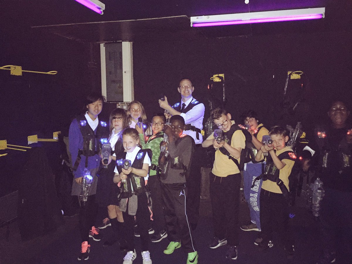 YokerPrimary's tweet photo. Well done Islay! House treat today...being beaten soundly by Mr Digweed at Laser Planet. #mrdigweedistoocompetitive https://t.co/JbPAgqi9Gx