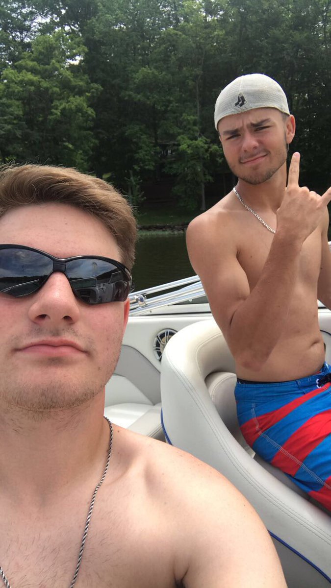 ASlaughter0's tweet photo. Happy birthday to my brother  @Camden_40 #CCRollTide https://t.co/vVCMezPaaT