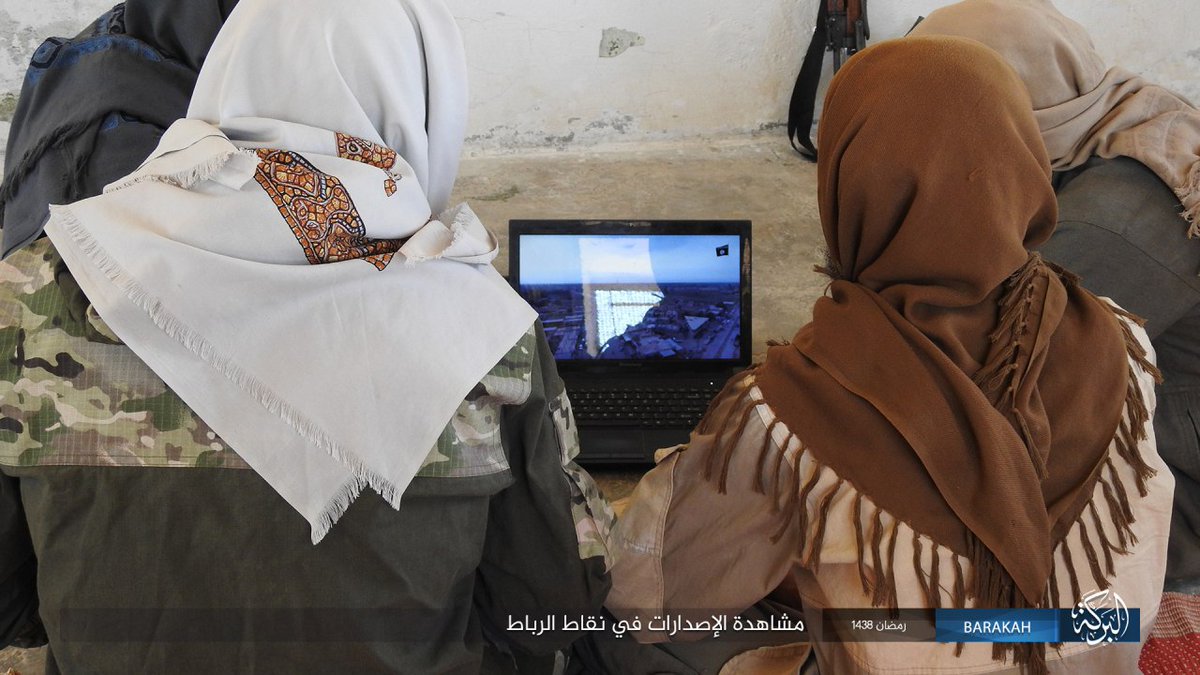 MrNoahItALL's tweet photo. @Refners @Wikipedia #Syria: The 'Countering Foreign Propaganda and Disinformation Act' https://t.co/CtzZN7PeNK Allows The #USMilitary [Photos] To Pose As #ISIS! https://t.co/t5j4s0b8Aa