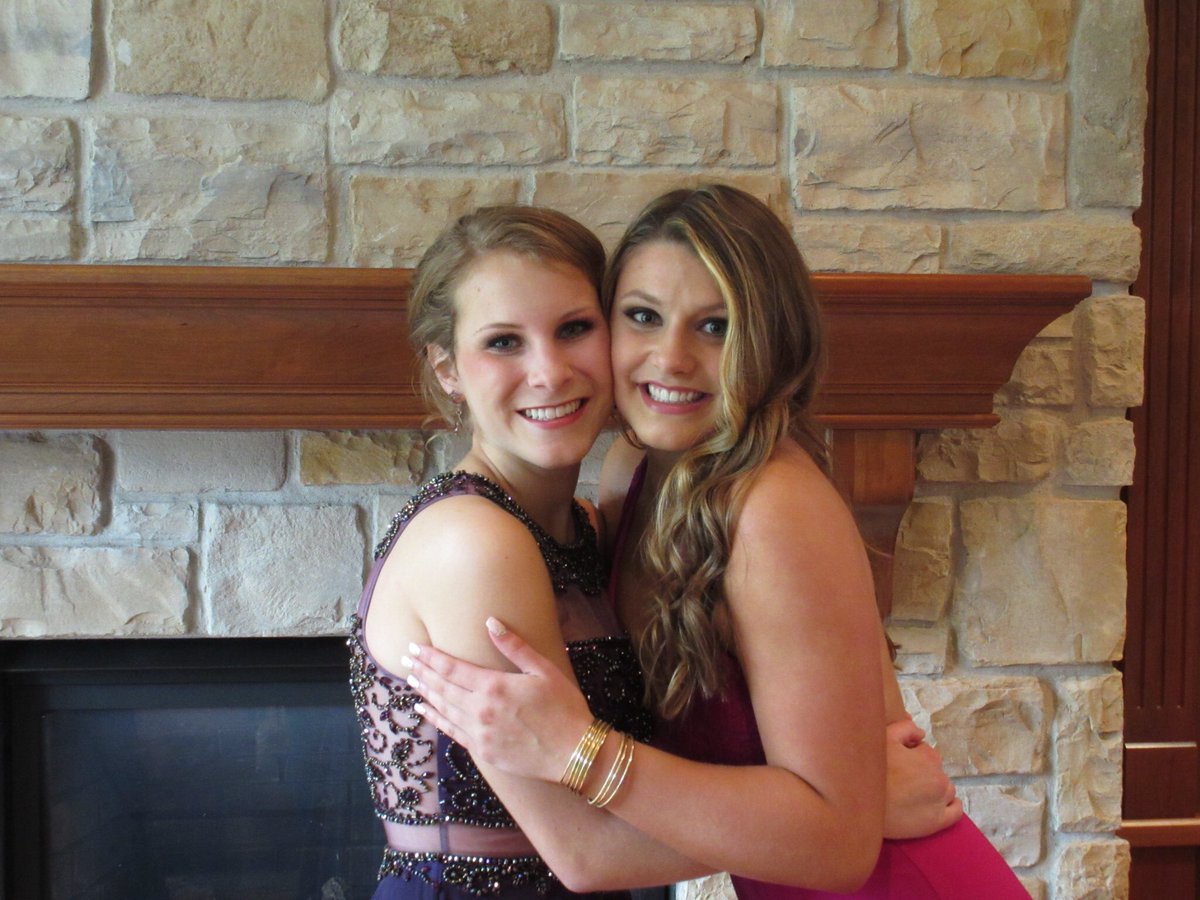 hannah_goetz's tweet photo. Happy birthday to my bff emma k! So excited to make many more memories with you in Madison this fall😊 Love you so so much❤️💕 https://t.co/CdinbOYEce