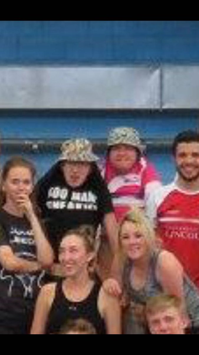 LadsOnTourUlt's tweet photo. Bucket hat goblins #minge #LSD2017 #Bifta https://t.co/PNZrfr2jgj