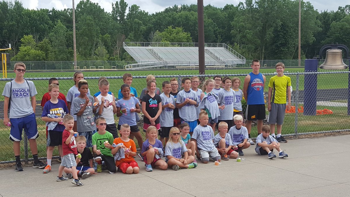 AHSWinters's tweet photo. Great conclusion of the AHS Youth Track Camp today.  A big thanks to Sunset Slush for the treat at the end of camp. #APride #HFND https://t.co/ZhYH179Qbg