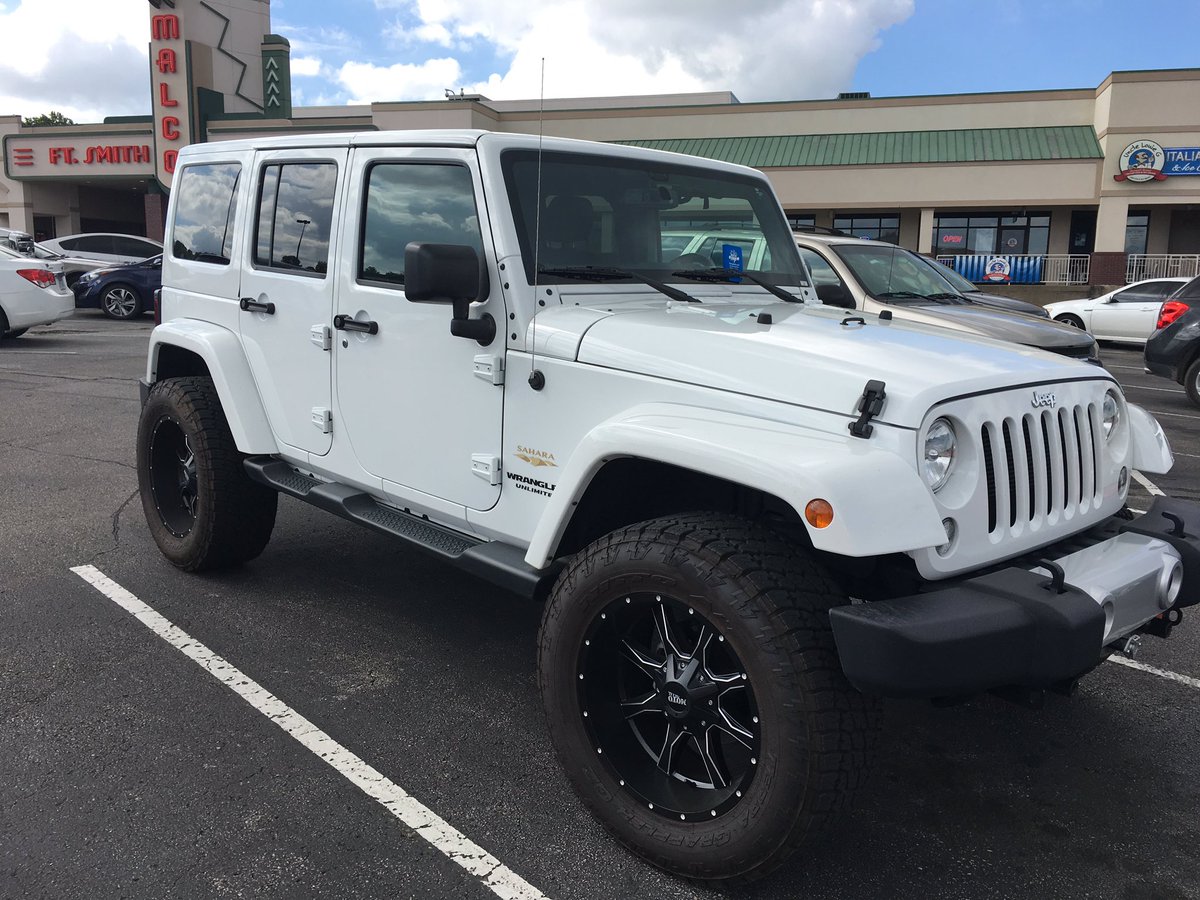 A sweet #JeepCreep after the movies #youvebeenkooziedbythejeepmafia