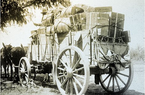 CarrierEZpay's tweet photo. #ThrowbackThursday A freight wagon from 1906. The wagons were often loaded using a calculation of about one ton per animal. WOW! https://t.co/jas90iYzDh