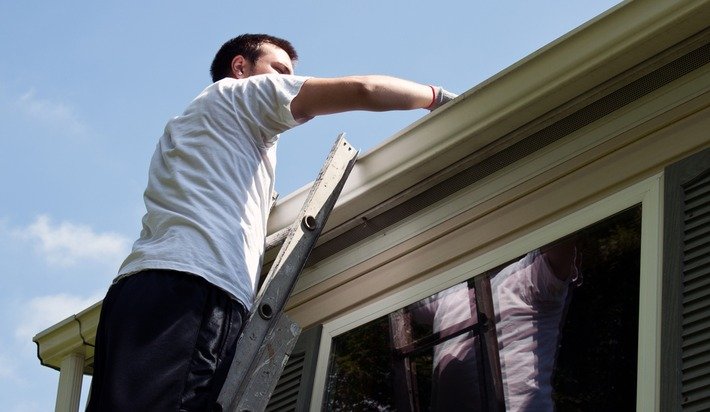 ERAiRealty's tweet photo. How good are you about home maintenance? 10 must-do tasks to help avoid big repair b... https://t.co/8H8dKuhrj9 https://t.co/VuepC2LTlF