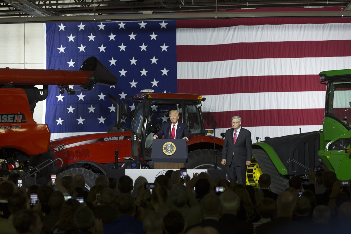 WhiteHouse45's tweet photo. Your 1600 Daily: https://t.co/mvAXaV8dbj https://t.co/KwTi55Z2yD