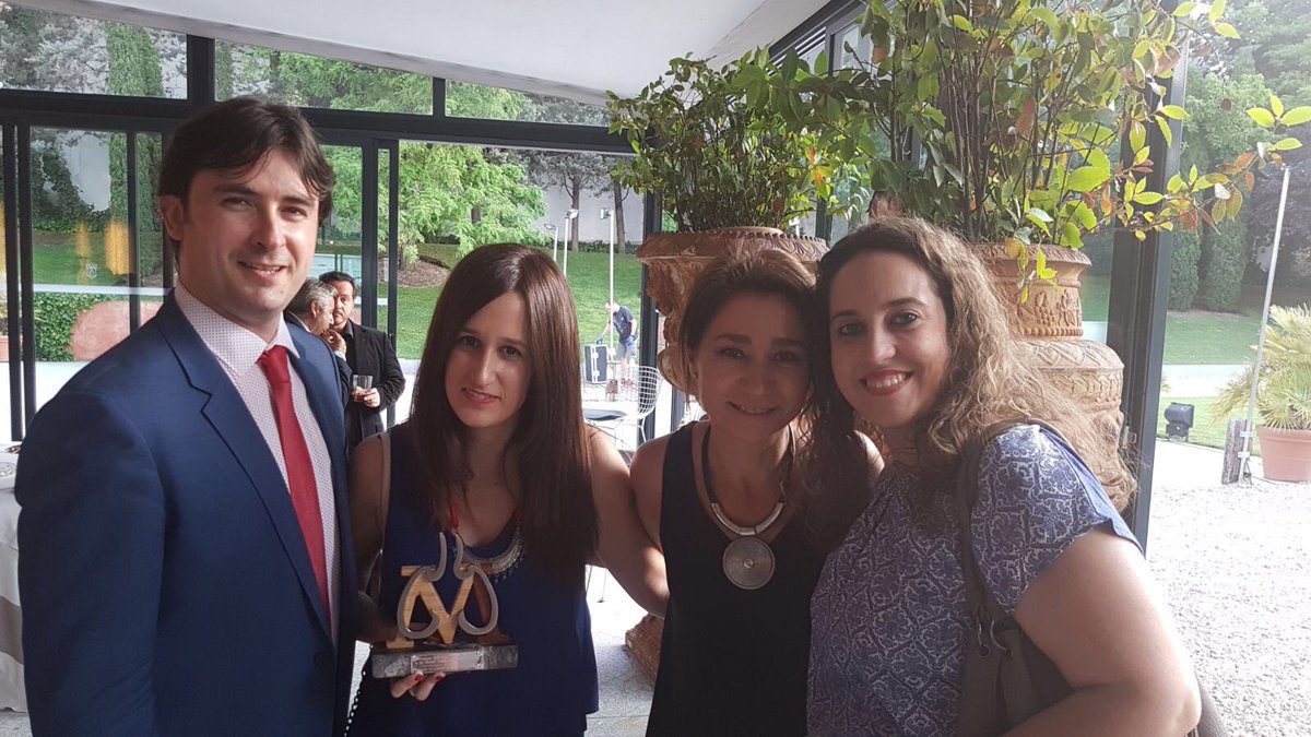 MTpwarnisher's tweet photo. Merecido premio UCCRA a @fvillarleon @RebecaArmentaf y @teresagpmurcia @quironsalud #pacientes #EPOC #Medicina https://t.co/Jgxg16tfA0
