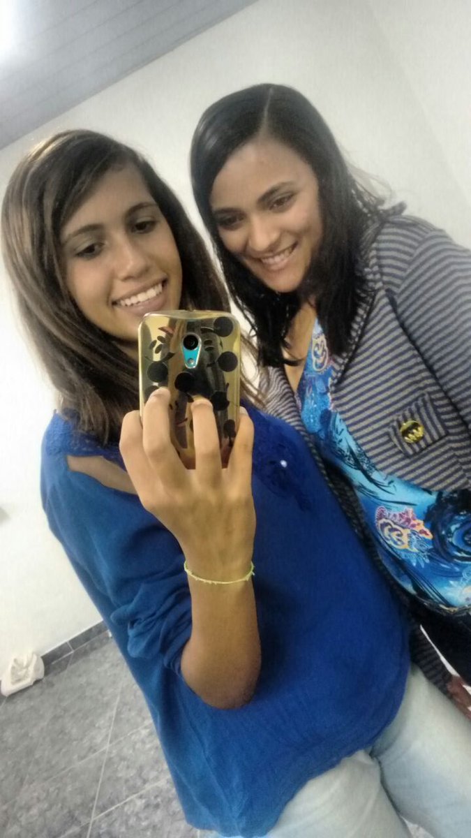 SymoneMariadaS2's tweet photo. Amiga e irmã companheira https://t.co/iHsZBEB1cy